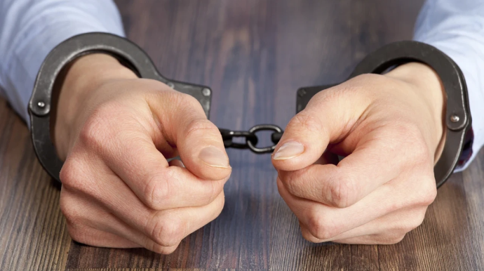 Paytaxt sakinindən hədə-qorxu ilə pul tələb edən şəxs saxlanıldı 