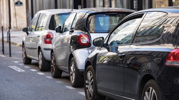 Avropa şəhərində krossoverlərin parklanmasını qadağan etmək təklif olunur