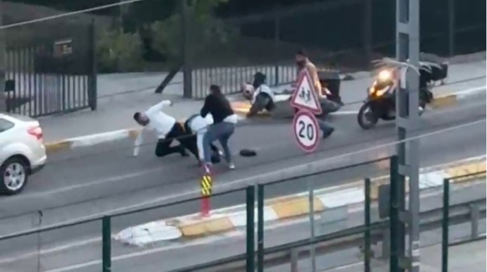 Gəncədə sürücülər arasında dava düşdü – Biri digərinin burnunu sındırdı 