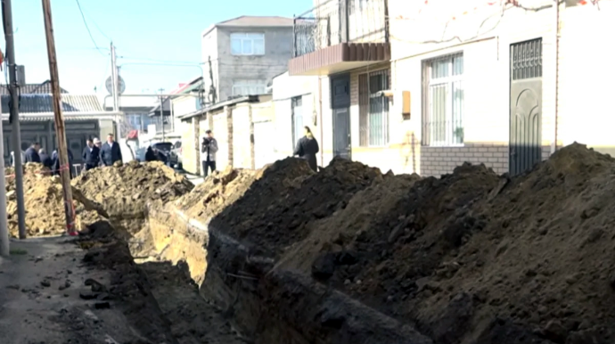 В Баку 1 600 домов под угрозой обрушения: кто разрешил их построить? - ВИДЕО 