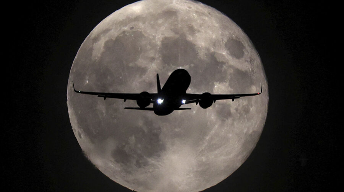 “United Airlines” bir il ərzində rekord sayda sərnişin daşıdı 