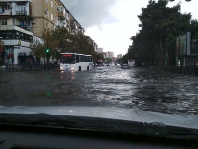 İcra Hakimiyyətindən leysan sularla bağlı AÇIQLAMA