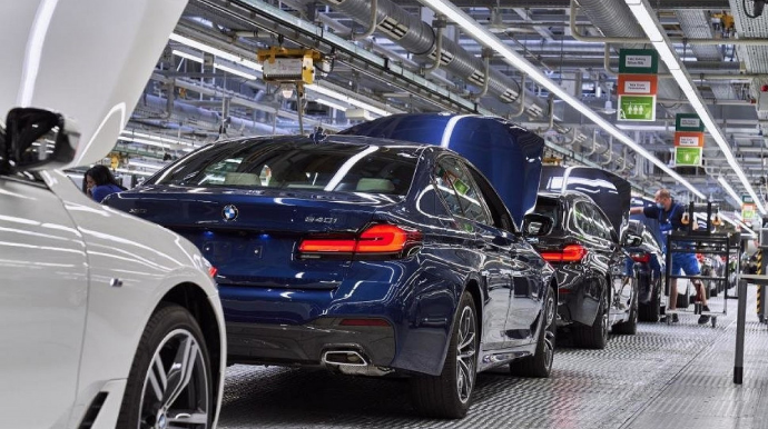 "BMW"  mikrosxem çatışmazlığına görə istehsalı azaldacaq