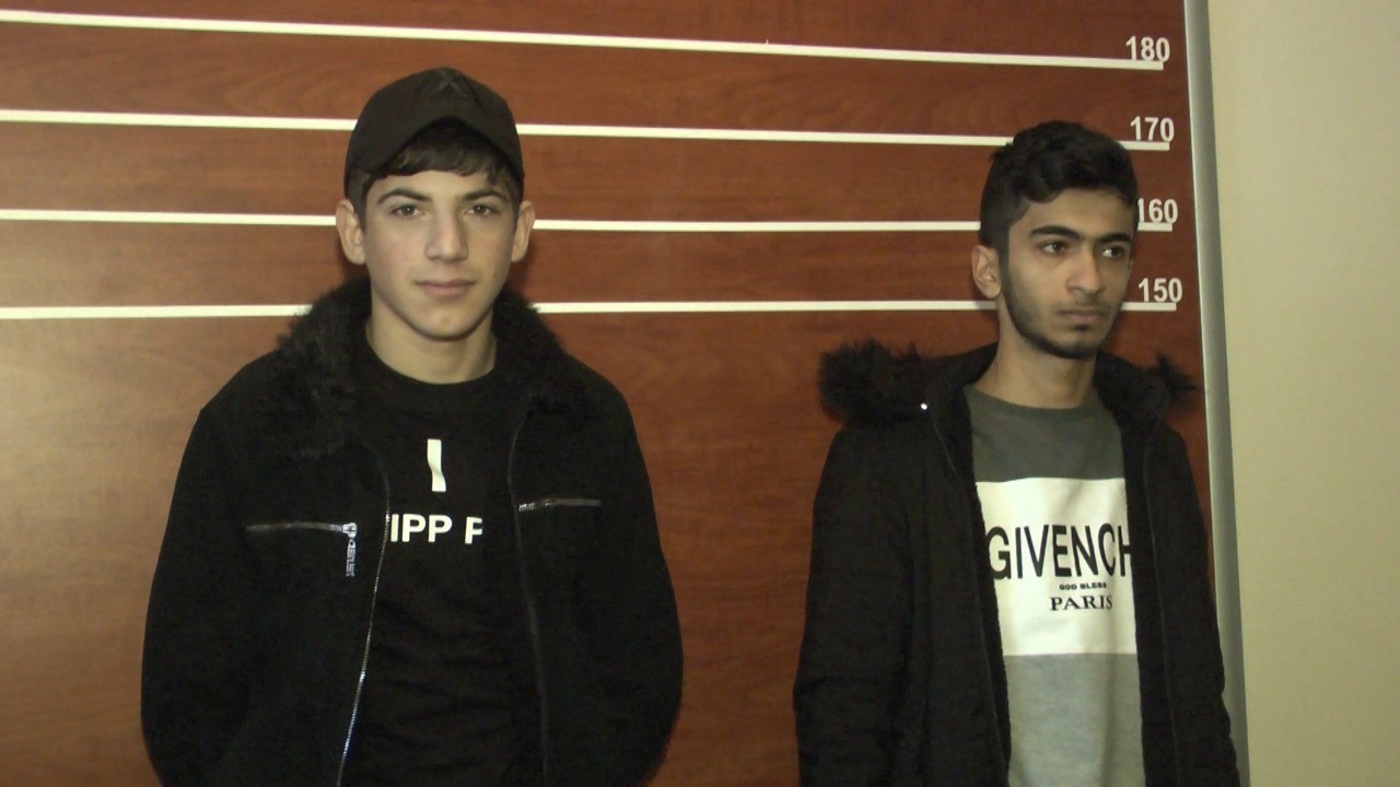 Mağazadan oğurluğa cəhd göstərən dostlar saxlanılıb - FOTO