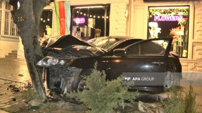 Bakıda 4 avtomobil toqquşdu, xəsarət alanlar var   - FOTO