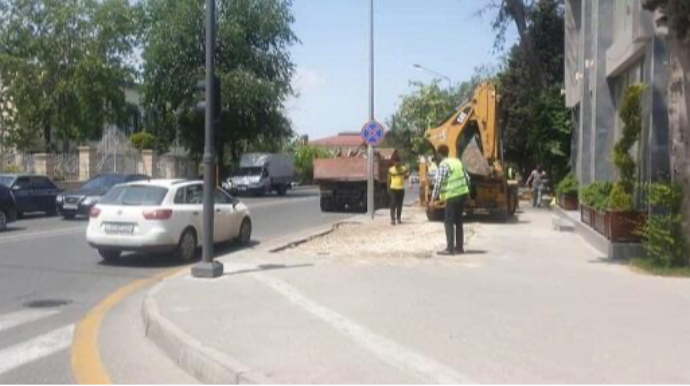 Səki zəbt olunub deyə piyadalar yola çıxırlar - VİDEO
