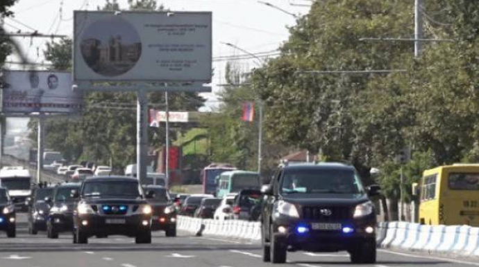 Paşinyanın korteji qəzaya düşdü