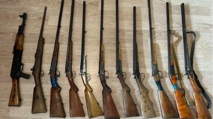 Qanunsuz saxlanılan silahlar aşkar edildi