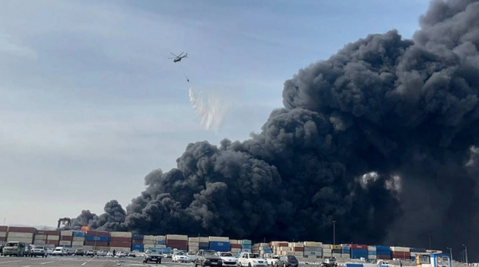 İranın Bəndər-Abbas limanındakı yanğın nəzarətə alındı 
