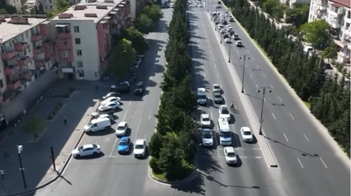 Bakıda sürücüləri çaşdıran TƏHLÜKƏLİ DÖNGƏ  - VİDEO