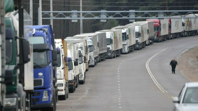 Polşa-Ukrayna sərhədində 2500-dən çox yük maşını dayanıb