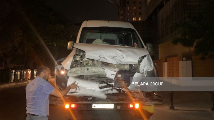 Bakıda iki maşın toqquşub, xəsarət alanlar var    - FOTO