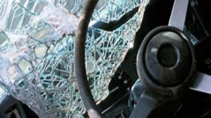 Yevlaxda maşın aşıb, ölən və yaralananlar var