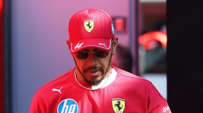 Хэмилтон объяснил, почему не удержал первое место в спринте Гран-при Китая