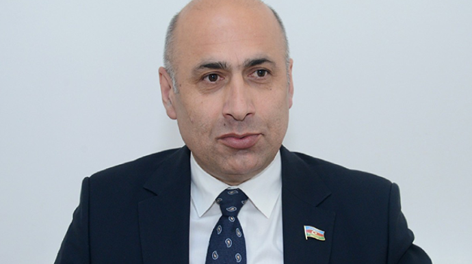 Azər Badamov Moskva aeroportunda saxlanıldı 