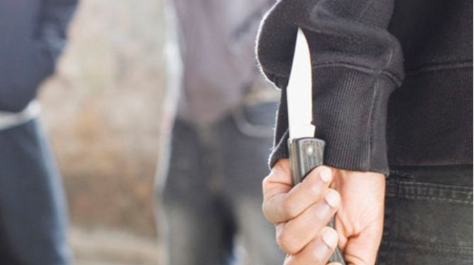 Bakıda qardaş qardaşı bıçaqlayıb