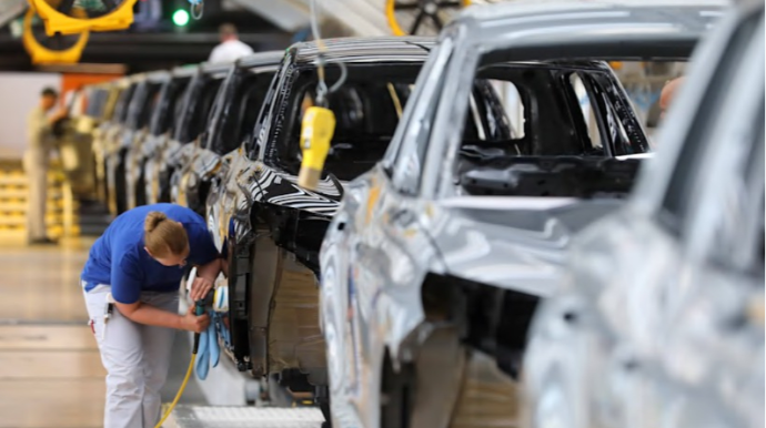 Avtomobil nəhəngləri çip çatışmazlığı fonunda istehsalı dayandıra bilərlər 