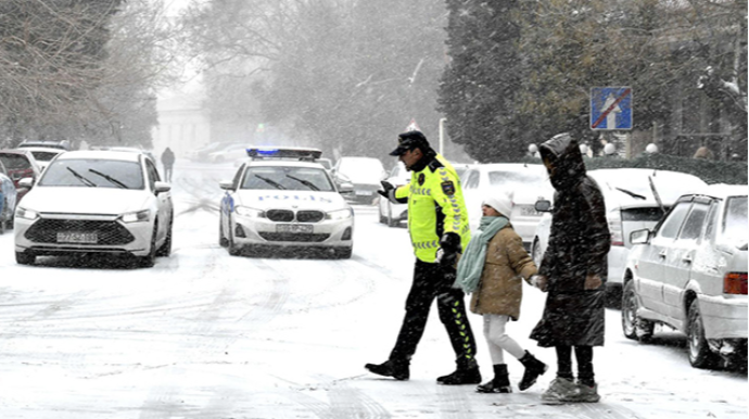 Polis gücləndirilmiş İŞ REJİMİNDƏ: Fasiləsiz xidmət davam etdirilir  - FOTO