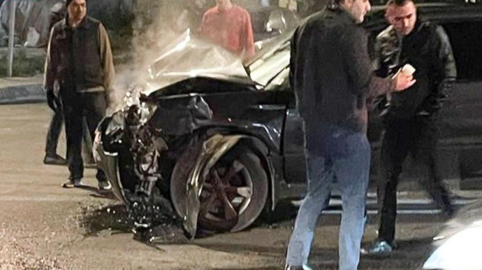 Bakıda 2 avtomobil toqquşdu, biri divara çırpıldı - VİDEO 