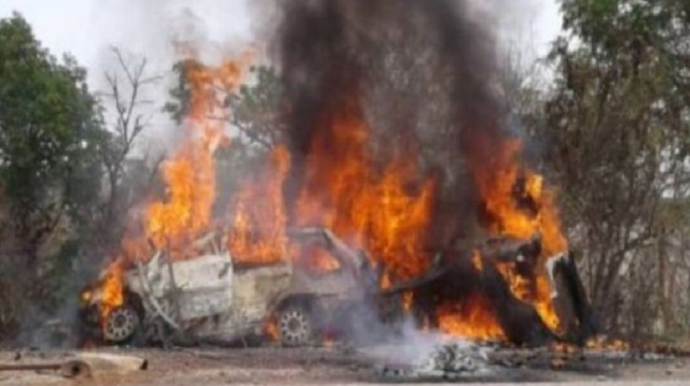 İki avtobus toqquşdu: 20 nəfər diri-diri yandı - VİDEO 