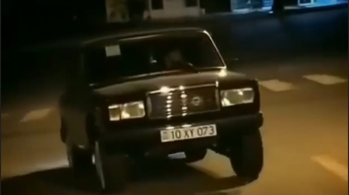 Bakıda yol polisinin gözü önündə qayda pozan sürücü videosunu yaydı  - VİDEO
