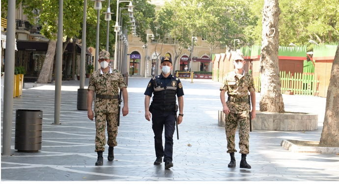 Bakıda sərt karantinin ilk günü: Polis hər yerə nəzarət edir  - FOTO