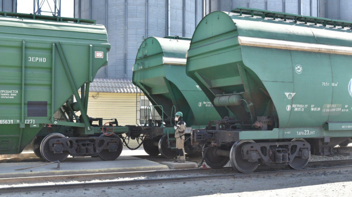 Qazaxıstandan dəmir yolu ilə Azərbaycana göndərilən taxılın həcmi açıqlanıb