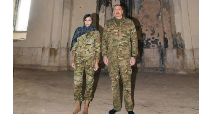 Ильхам Алиев и Мехрибан Алиева посетили Агдамскую мечеть  - ВИДЕО - ФОТО