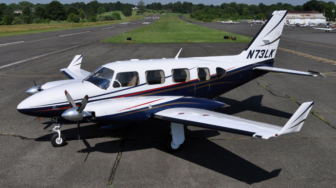 Nyu-Yorkda təyyarə qəzaya uğradı: Ölü var - VİDEO 