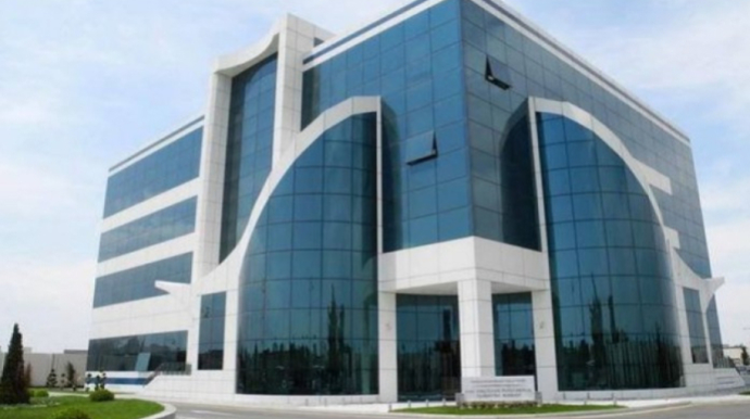 Перед станцией метро «Низами» обеспечена безопасность велосипедистов 