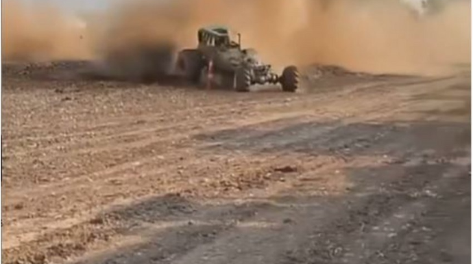 Maşını tamaşaçıların üzərinə sürdü,  29 nəfər xəsarət aldı  - VİDEO