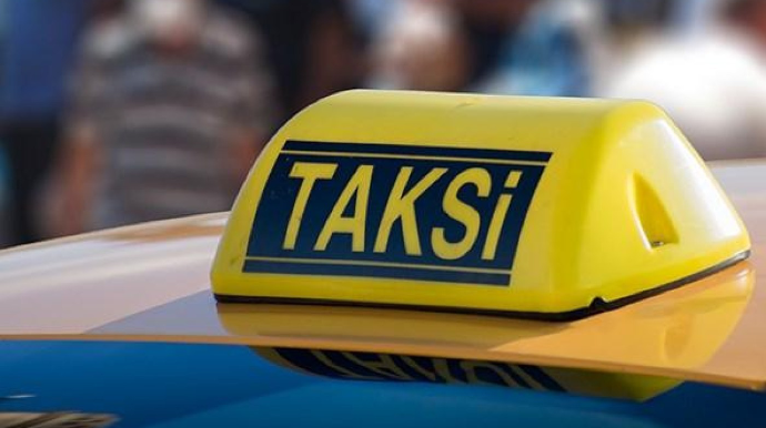 Taksi sürücüsü sərnişinin pul kisəsini oğurladı 