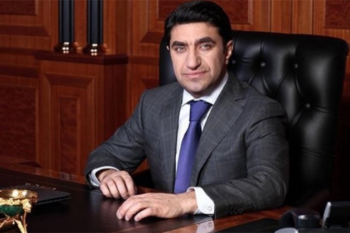 Milyarder Qod Nisanov Azərbaycana 10 təcili yardım maşını göndərdi  - FOTO