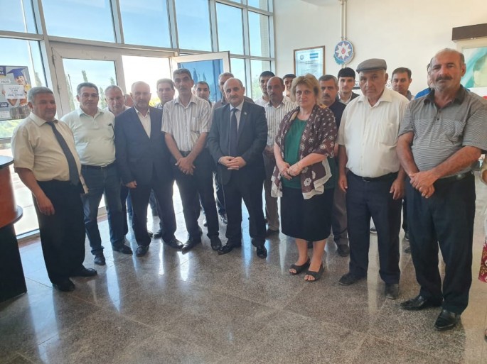 Çingiz Qənizadə seçicilərlə görüşlərini davam etdirir