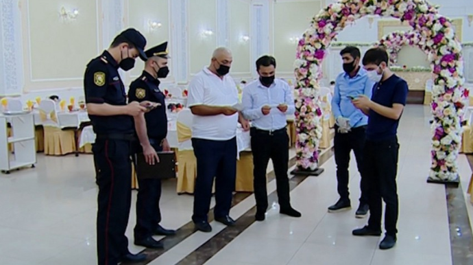 DİN:  "131 nəfər restoranlara buraxılmayıb"