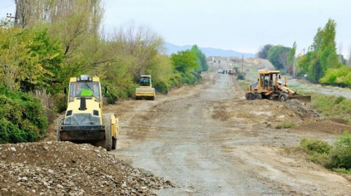 Ведется разминирование территории для строительства новой дороги в Суговушан
