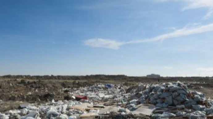 Zığ yolu üzərində yerləşən göldə ürəkbulandıran mənzərə - FOTOREPORTAJ