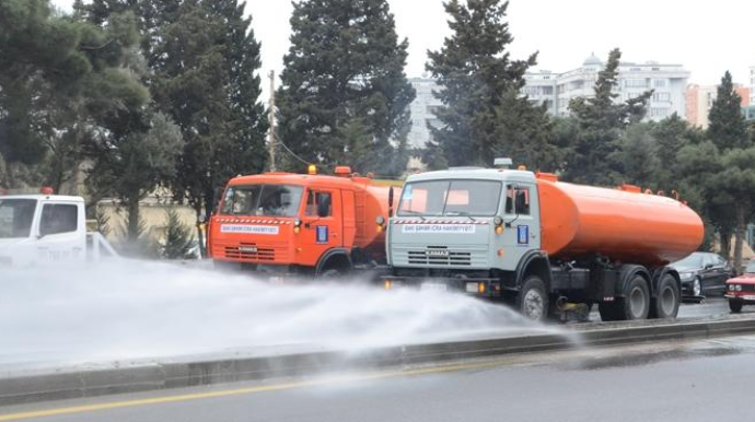 Масштабные работы по дезинфекции в Баку - жителей просят не выходить на улицу 