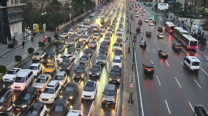 Bakıda tıxac olan yollar açıqlandı - SİYAH 