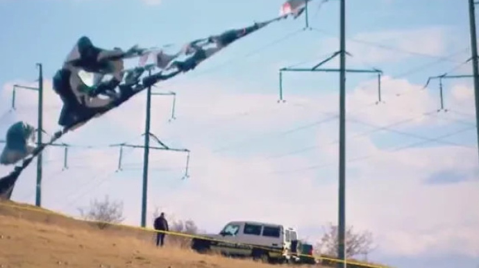 Gürcüstanda hava şarı elektrik xəttinə çırpıldı - Ölənlər var