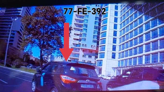 Təlim maşını ilə qəza törədən xanım sürücü qaçıb getdi - VİDEO