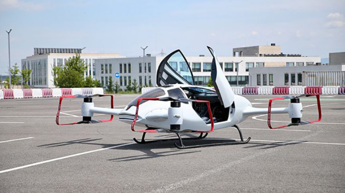 İlk uçan avtomobili üçün öncədən sifarişlərin qəbuluna başlanıldı 