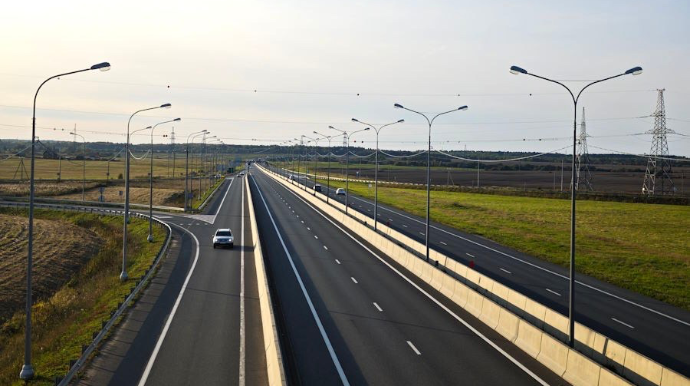 Bu ölkədə bütün yollar pullu ola bilər 