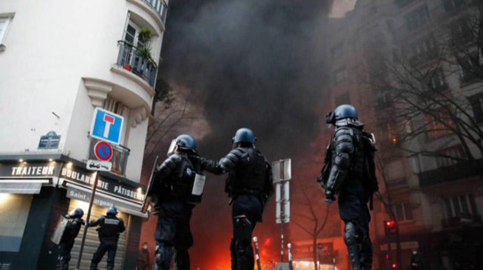 Parisdə etiraz aksiyası zamanı 22 nəfər saxlanılıb