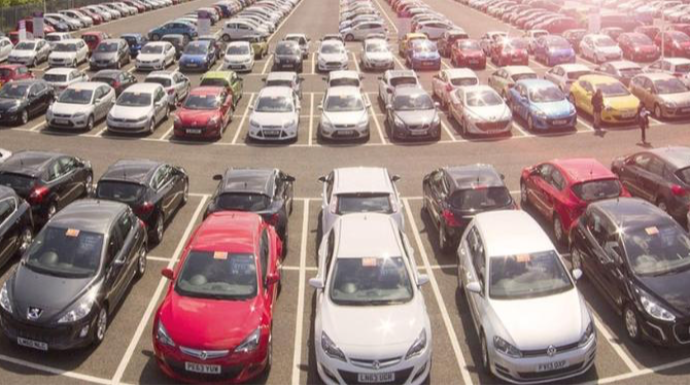 Avtomobil bazarında alqı-satqı dayanıb - Durğunluğun səbəbi nədir? - VİDEO