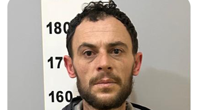 “Volkswagen”  markalı elektromobildən 1500 manat oğurlayan şəxs saxlanıldı - FOTO