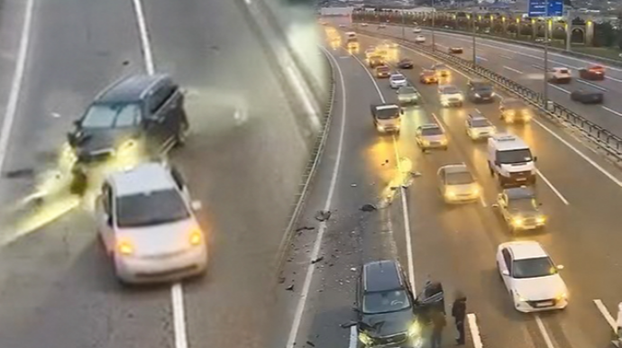 Yol hərəkətində təhlükəsizlik: Ani diqqətsizlik ağır qəzalara səbəb ola bilər - VİDEO 