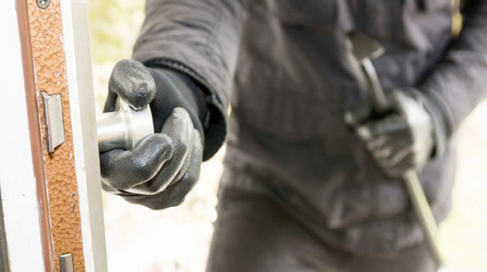 Bakıda anbardan 20 min manatlıq oğurluq olub