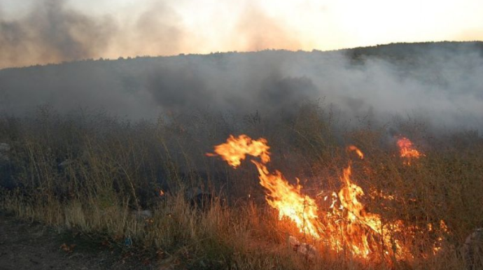 Oğuzda biçilmiş taxıl sahələri yanır