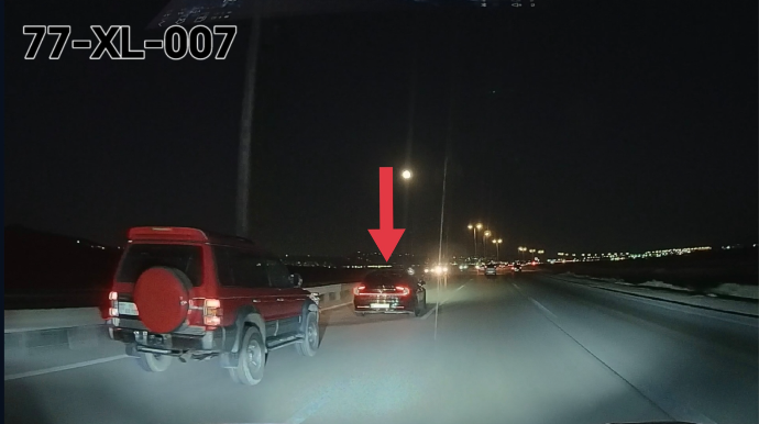 Sol zolaqda asta gedən sürücü ötmə edənlərin yolunu kəsdi - 77-XL-007 - VİDEO